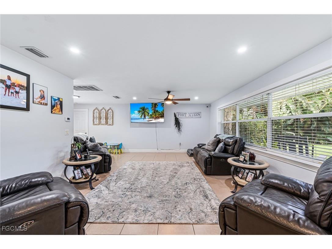 6519 E Town And River Road Fort Myers FL 33919 2025023948 image7