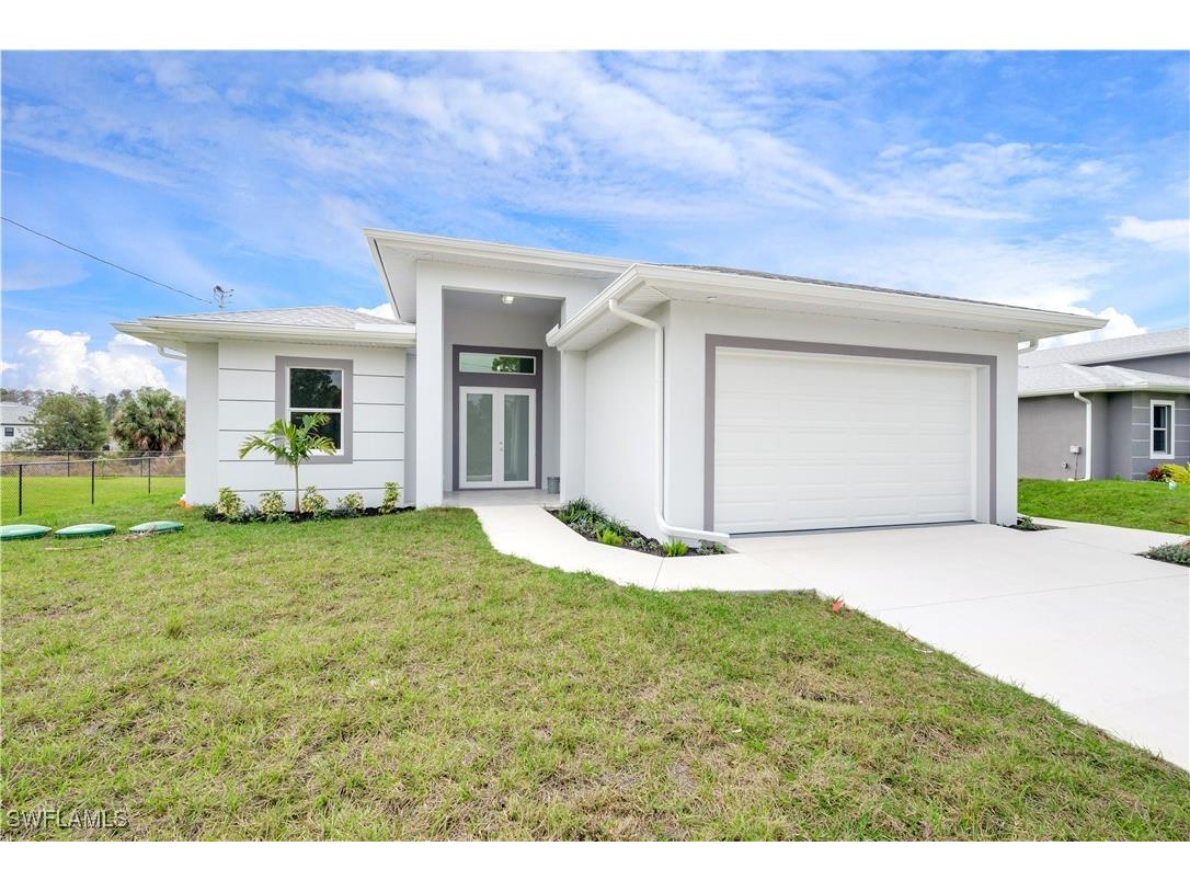 652 Kraft St Lehigh Acres FL 33974 226003398 image1