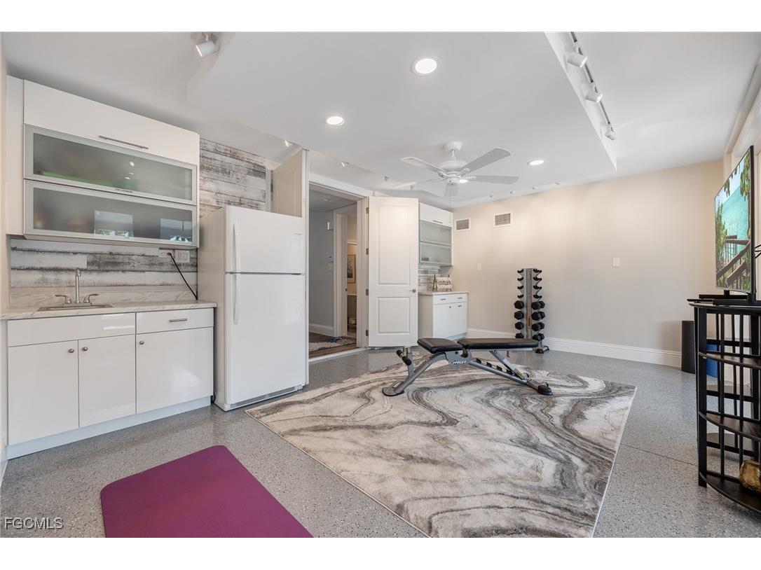 6521 Jacobs Drive Fort Myers FL 33908 2025020243 image32