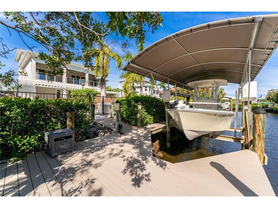 6521 Jacobs Drive Fort Myers FL 33908 2025020243 image39