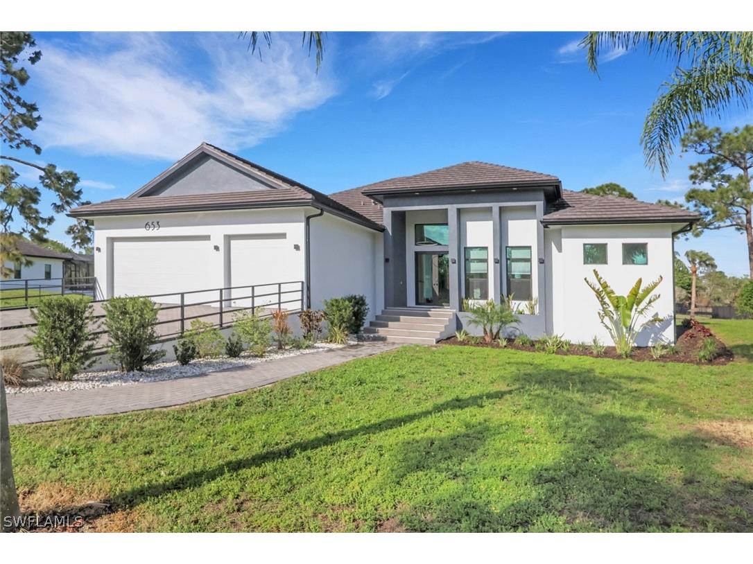 653 23rd Street SW Naples FL 34117 226004540 image1