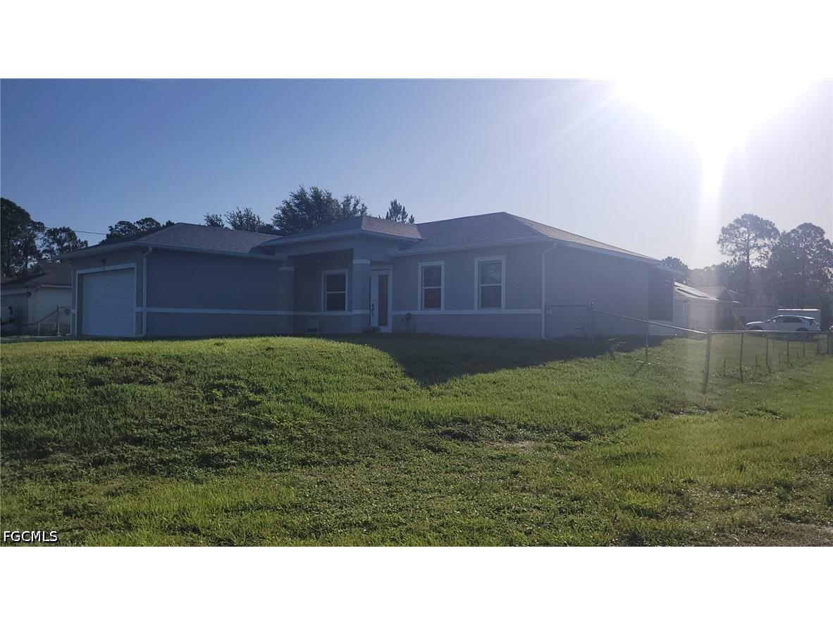653 Foxchase Drive Lehigh Acres FL 33974 2026027977 image2