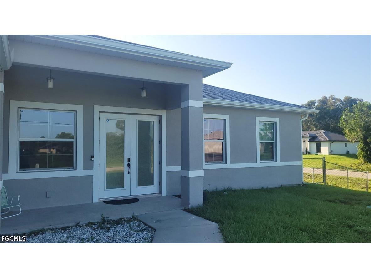 653 Foxchase Drive Lehigh Acres FL 33974 2026027977 image4