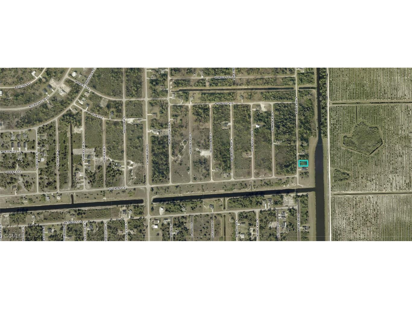 653 Naples Avenue S Lehigh Acres FL 33974 2025015473 image2