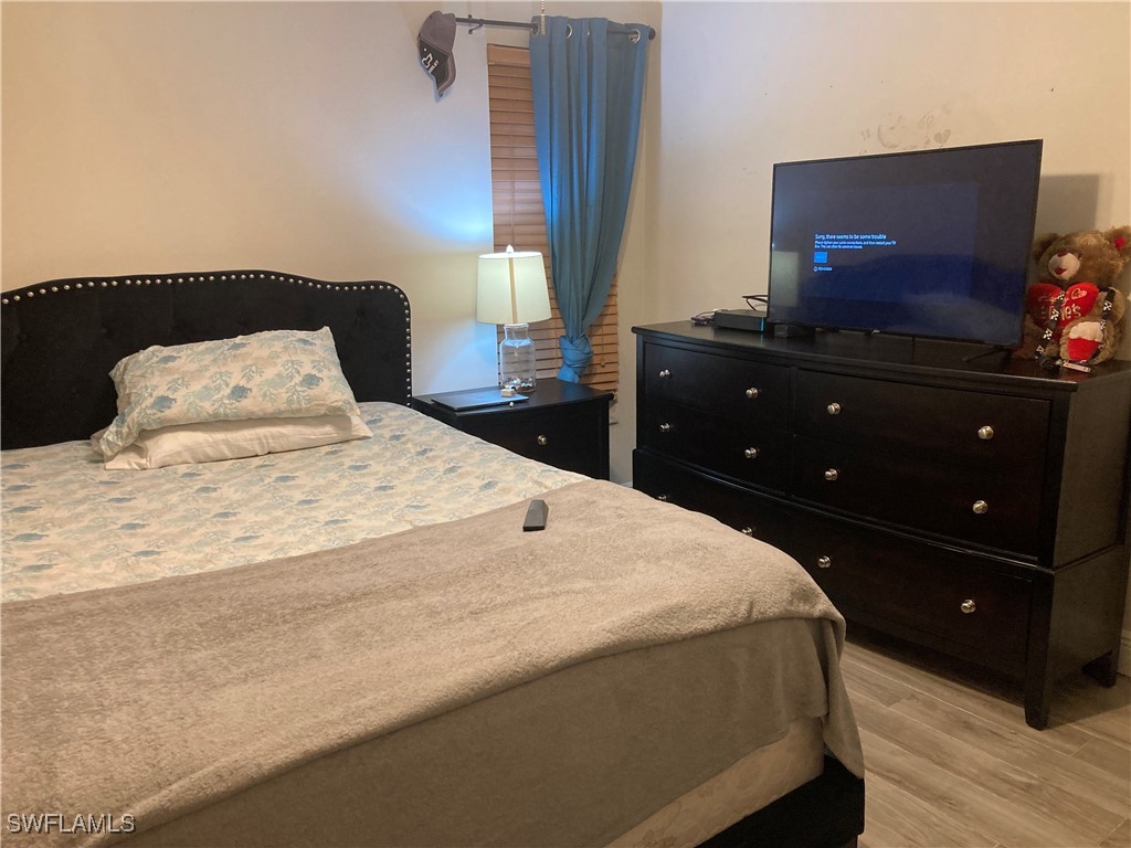 653 Squire Circle #101 Naples FL 34104 225070094 image1