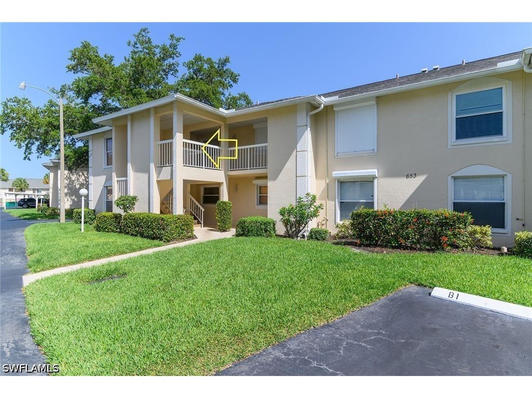 653 Squire Circle #201 Naples FL 34104 226025598 image1