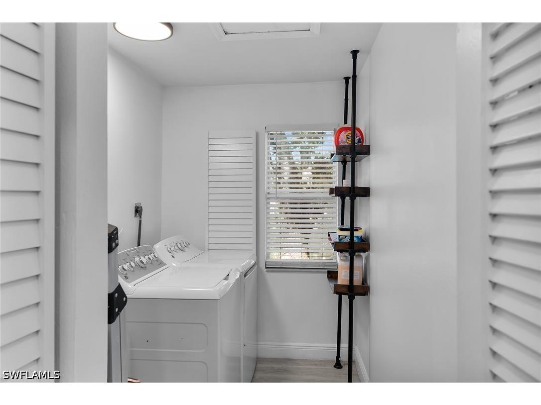 653 Squire Circle #201 Naples FL 34104 226025598 image20