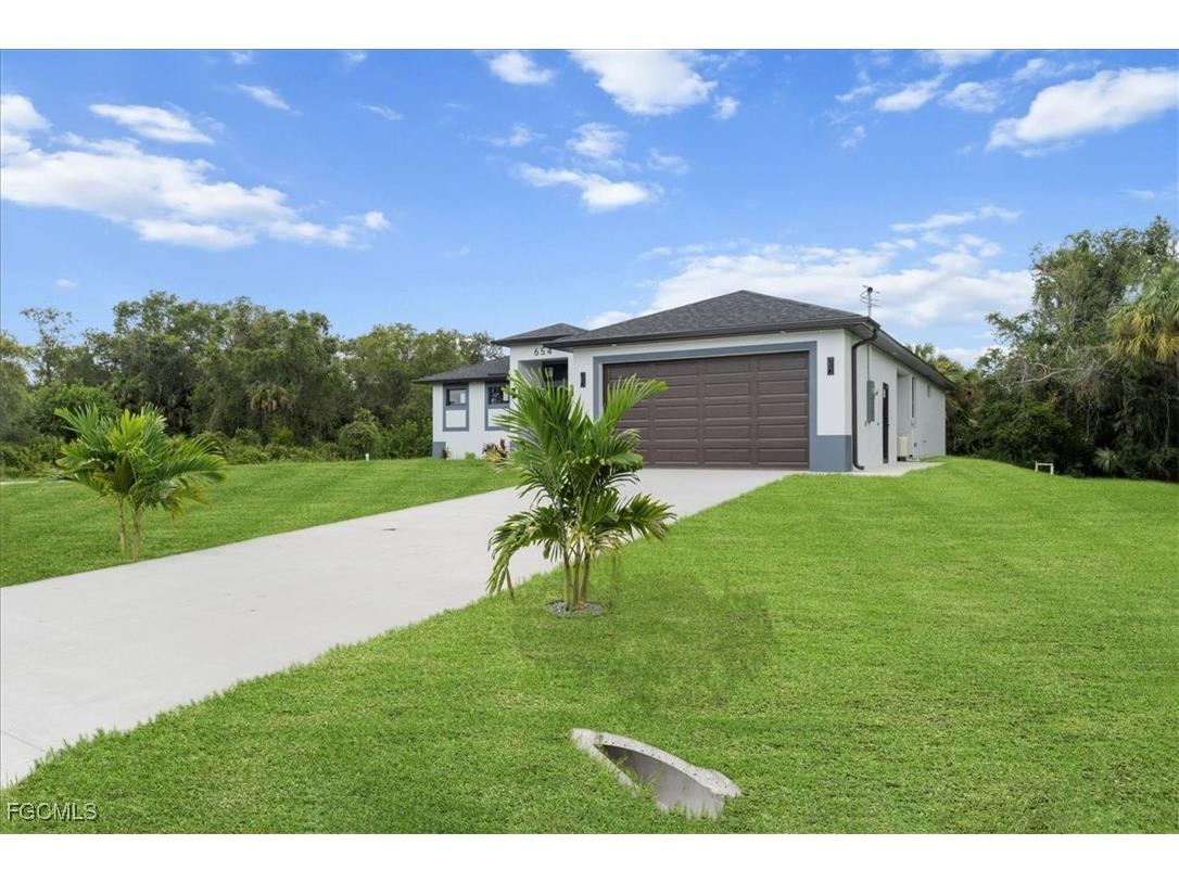 654 Wentworth Drive Lehigh Acres FL 33972 2025016266 image4