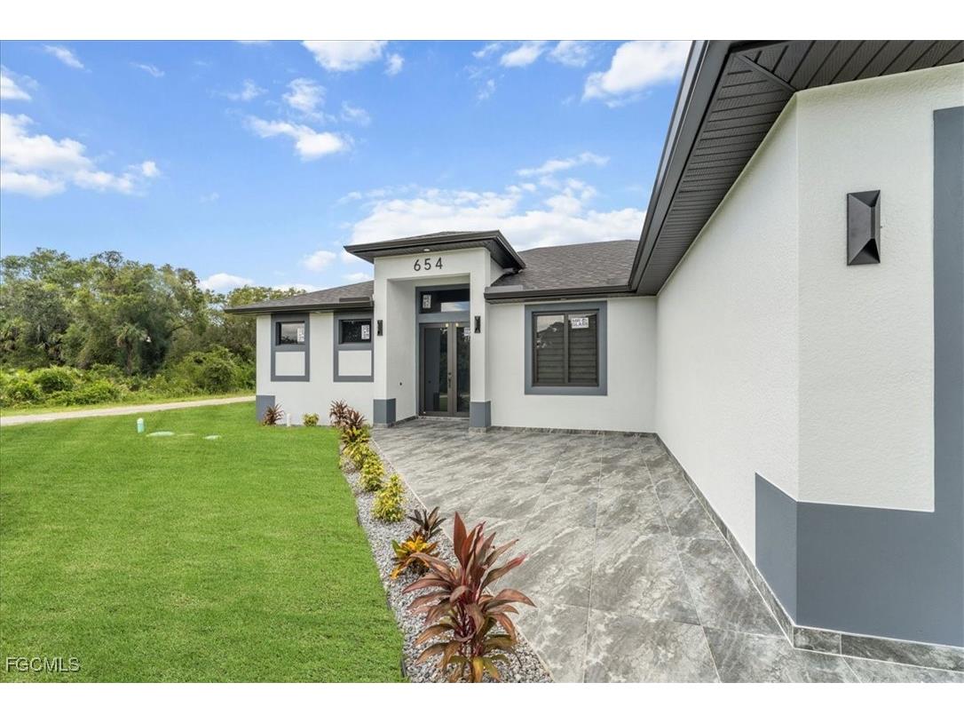654 Wentworth Drive Lehigh Acres FL 33972 2025016266 image5