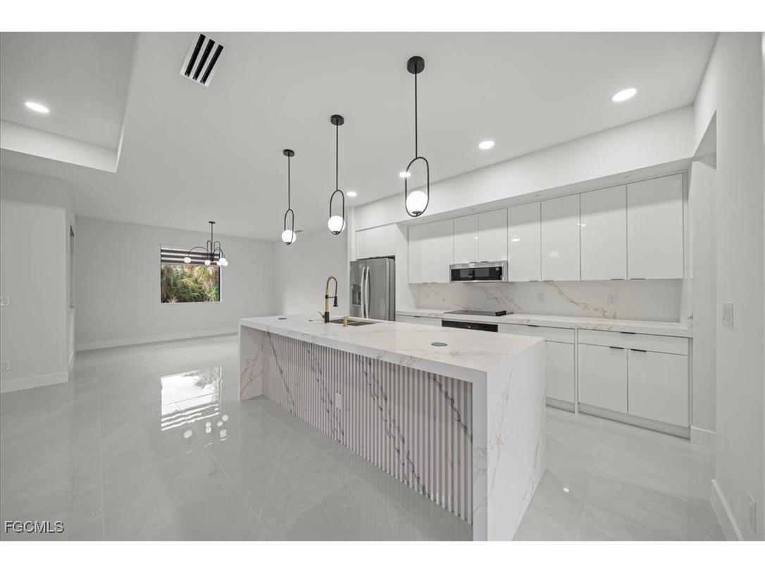 654 Wentworth Drive Lehigh Acres FL 33972 2025016266 image8