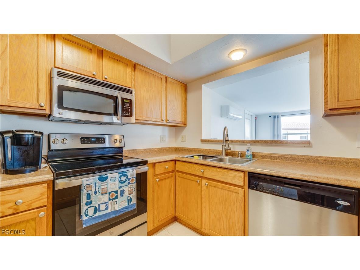 6549 Duquesne Drive Fort Myers FL 33919 2026011568 image12