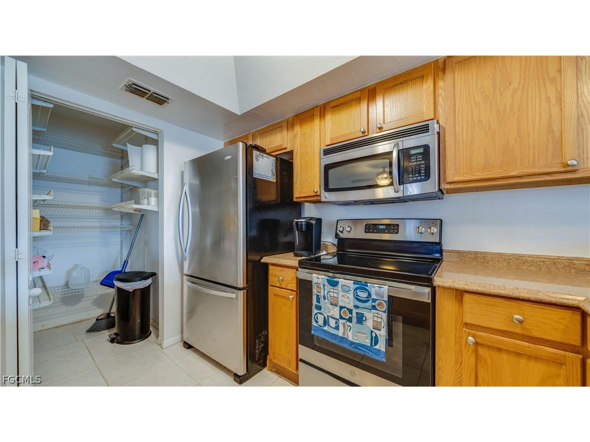 6549 Duquesne Drive Fort Myers FL 33919 2026011568 image13