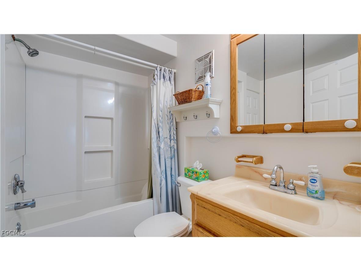 6549 Duquesne Drive Fort Myers FL 33919 2026011568 image19