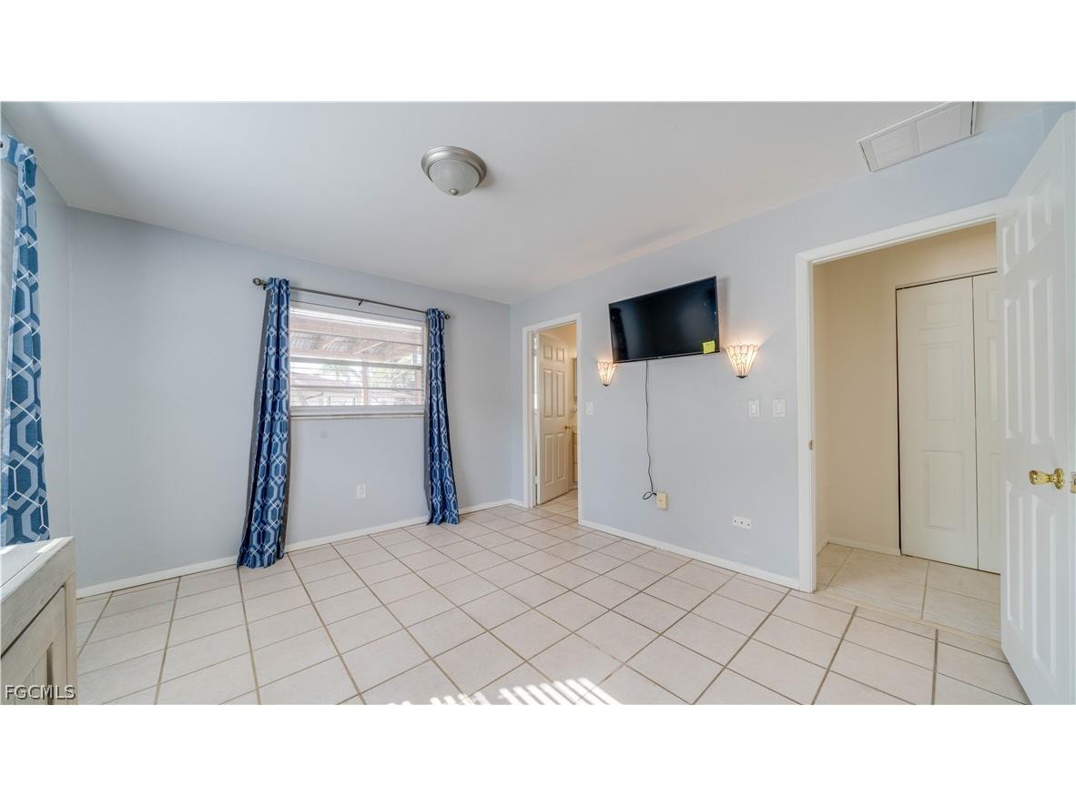 6549 Duquesne Drive Fort Myers FL 33919 2026011568 image25