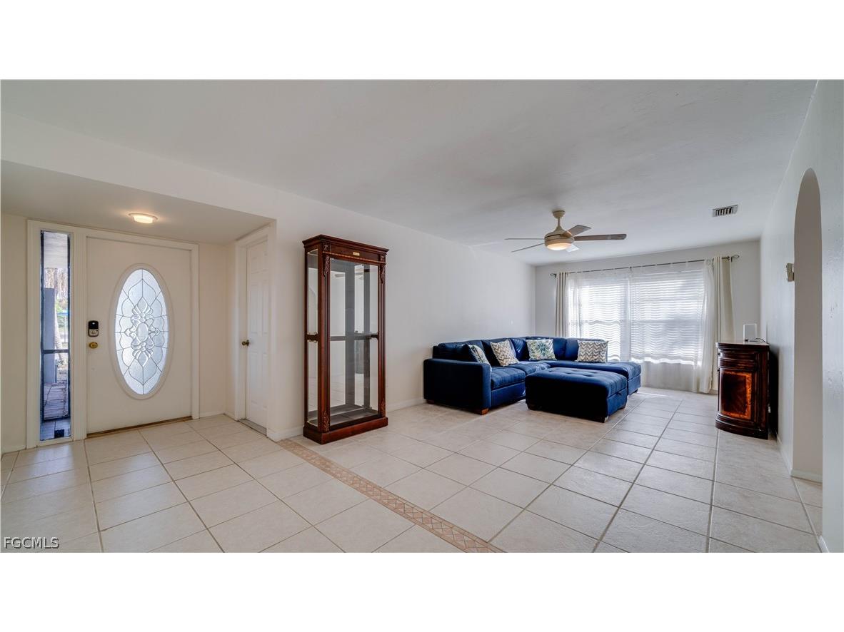 6549 Duquesne Drive Fort Myers FL 33919 2026011568 image3