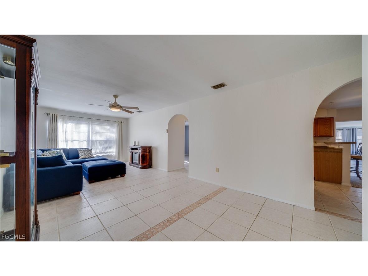 6549 Duquesne Drive Fort Myers FL 33919 2026011568 image4