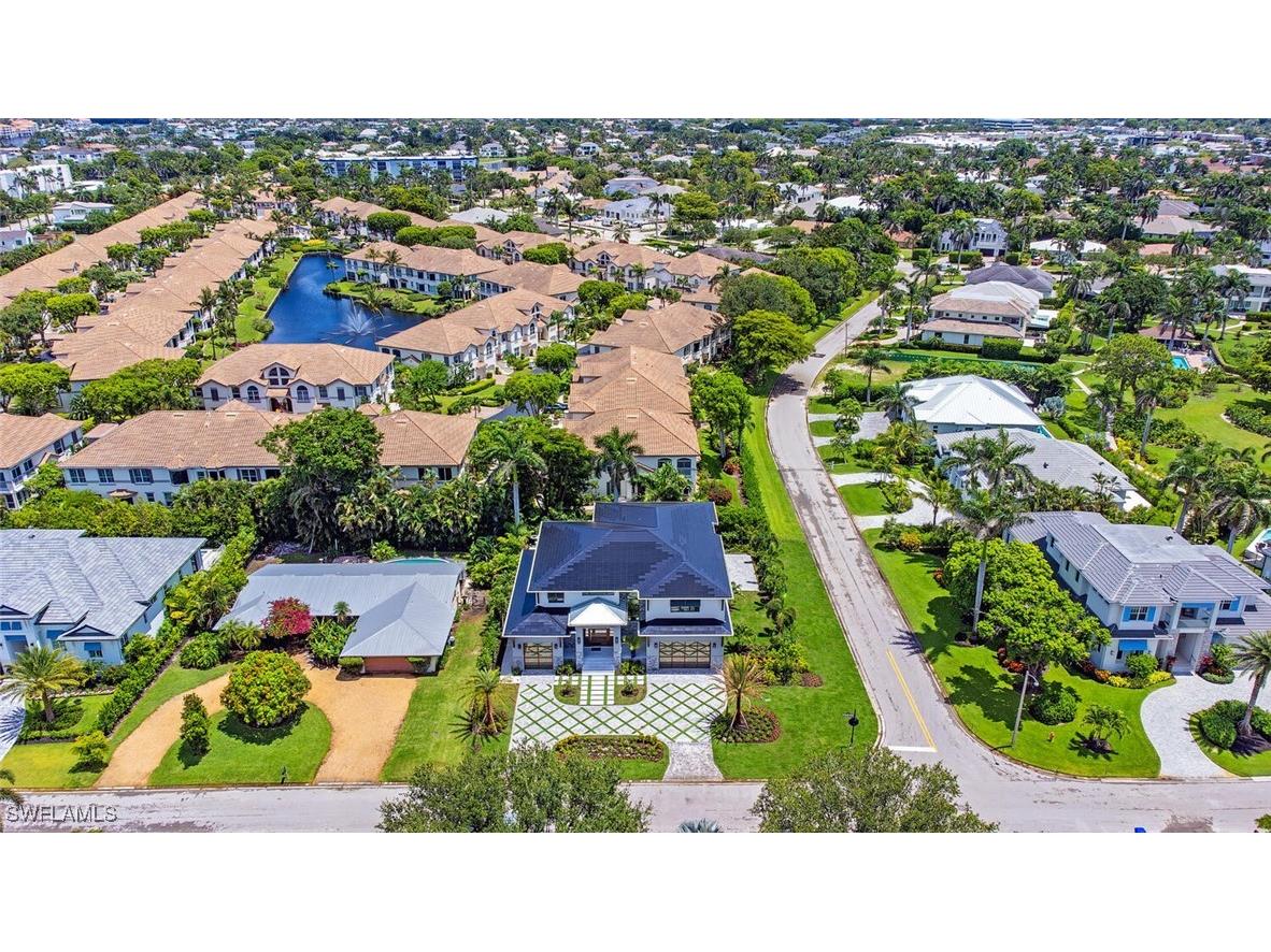 655 Parkview Lane Naples FL 34103 225057670 image36