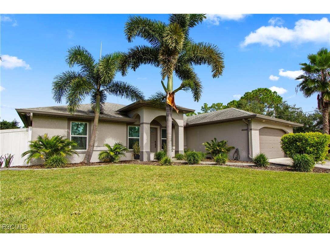 655 Trinity Street E Lehigh Acres FL 33974 2025018680 image1