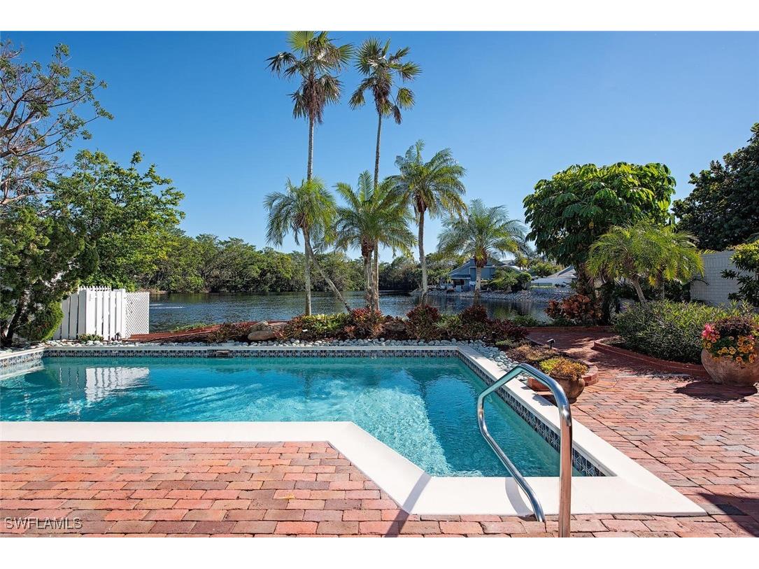 656 Bridgeway Lane Naples FL 34108 225004479 image1