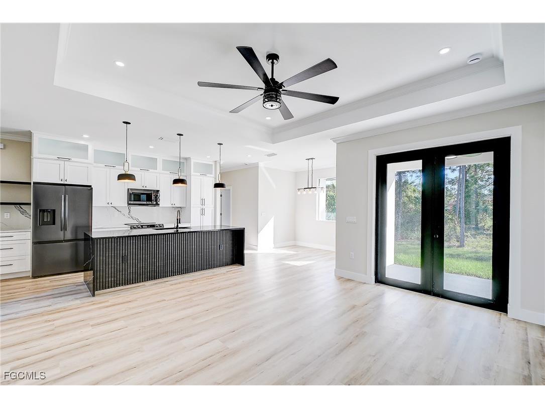 656 Crabtree Court Lehigh Acres FL 33974 2025019677 image4