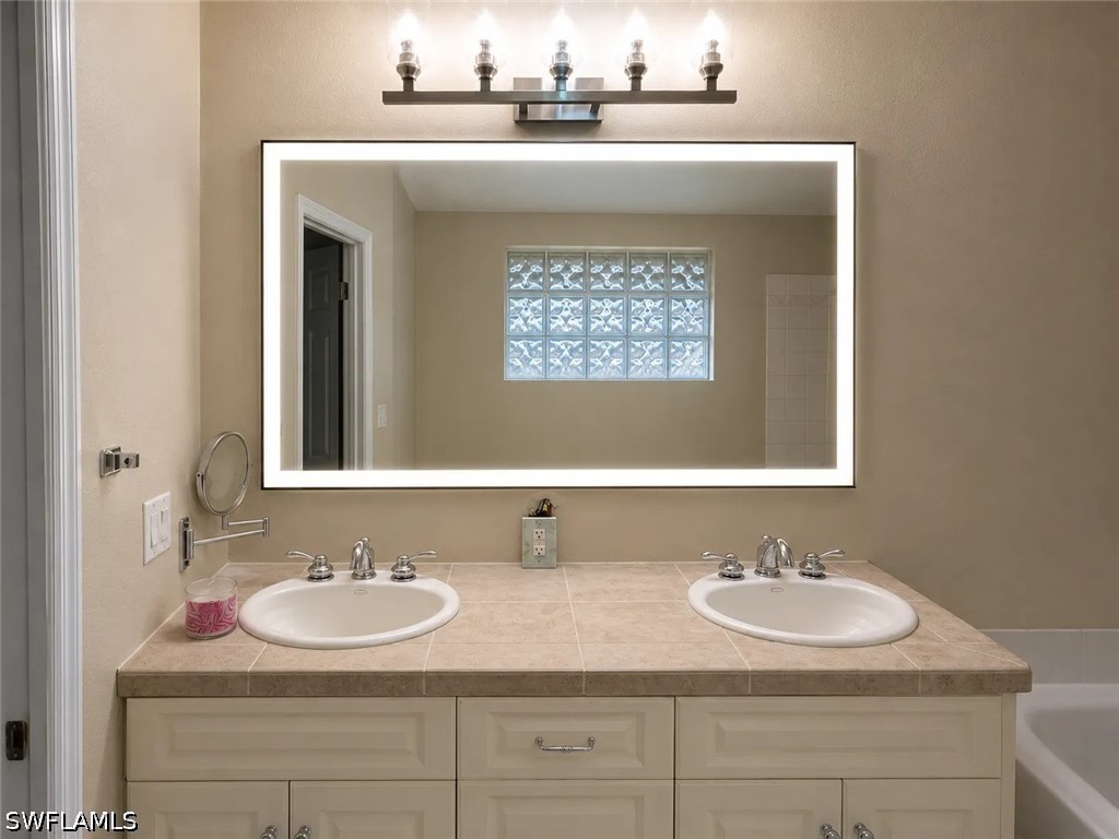 6560 Huntington Lakes Circle #101 Naples FL 34119 226024543 image24