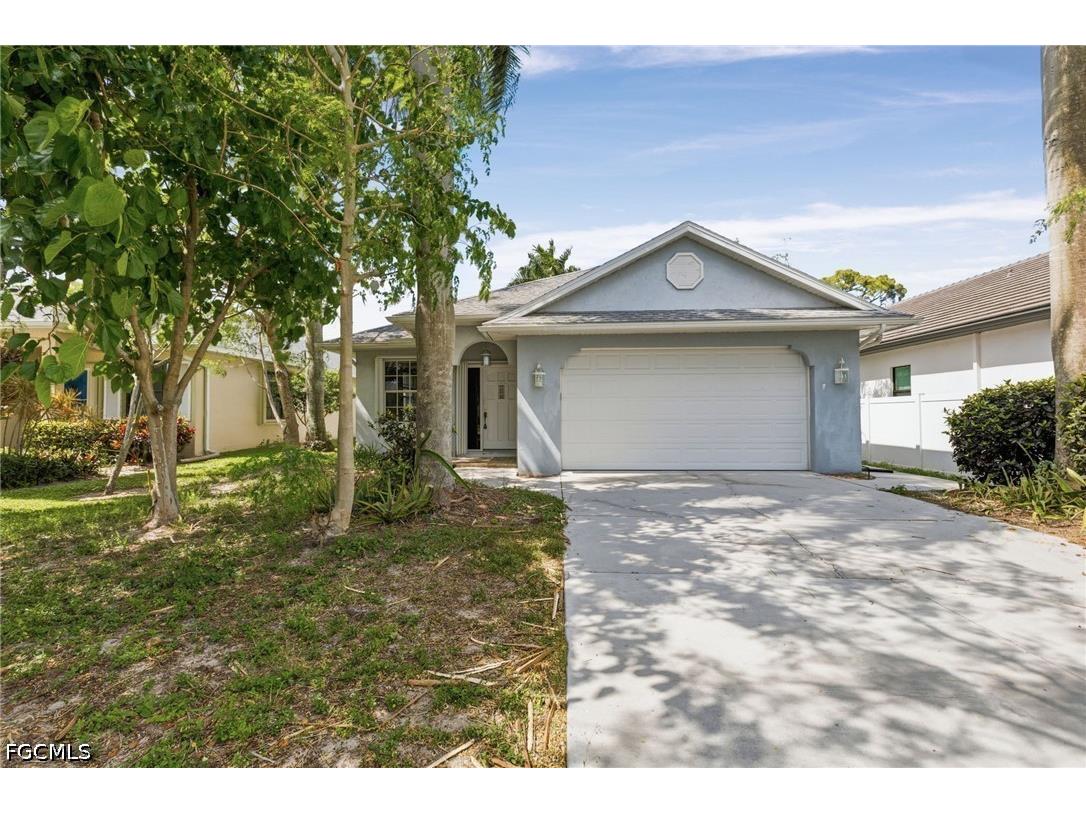 657 109th Avenue N Naples FL 34108 2026018756 image1
