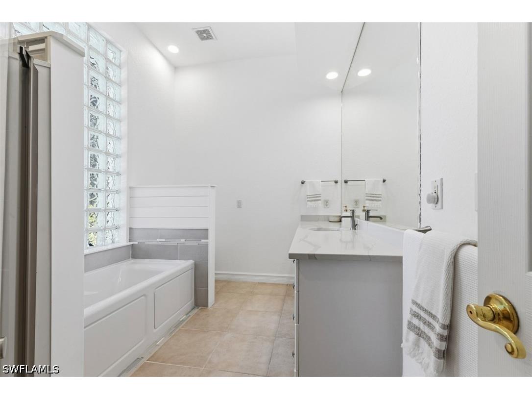 657 Soliel Drive Naples FL 34110 225084115 image12