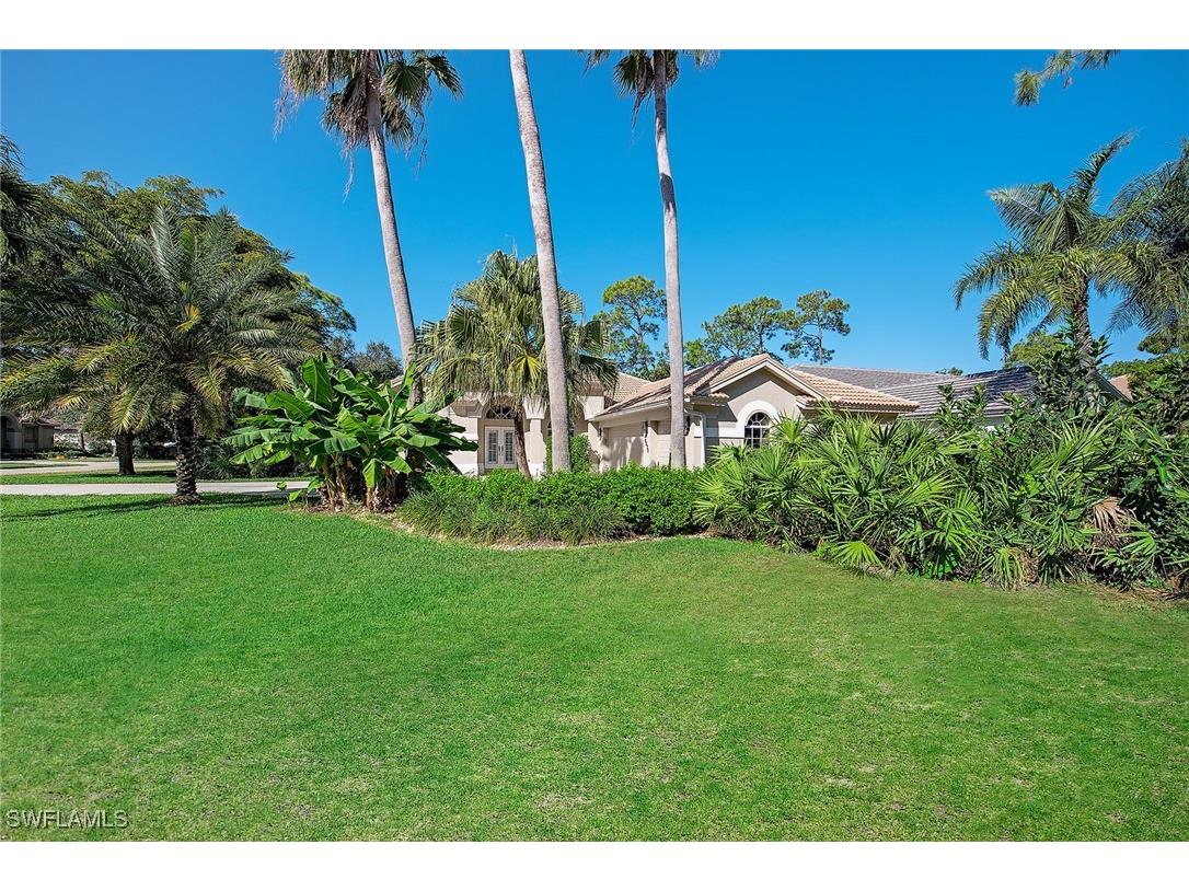 6572 Chestnut Circle Naples FL 34109 225078691 image1