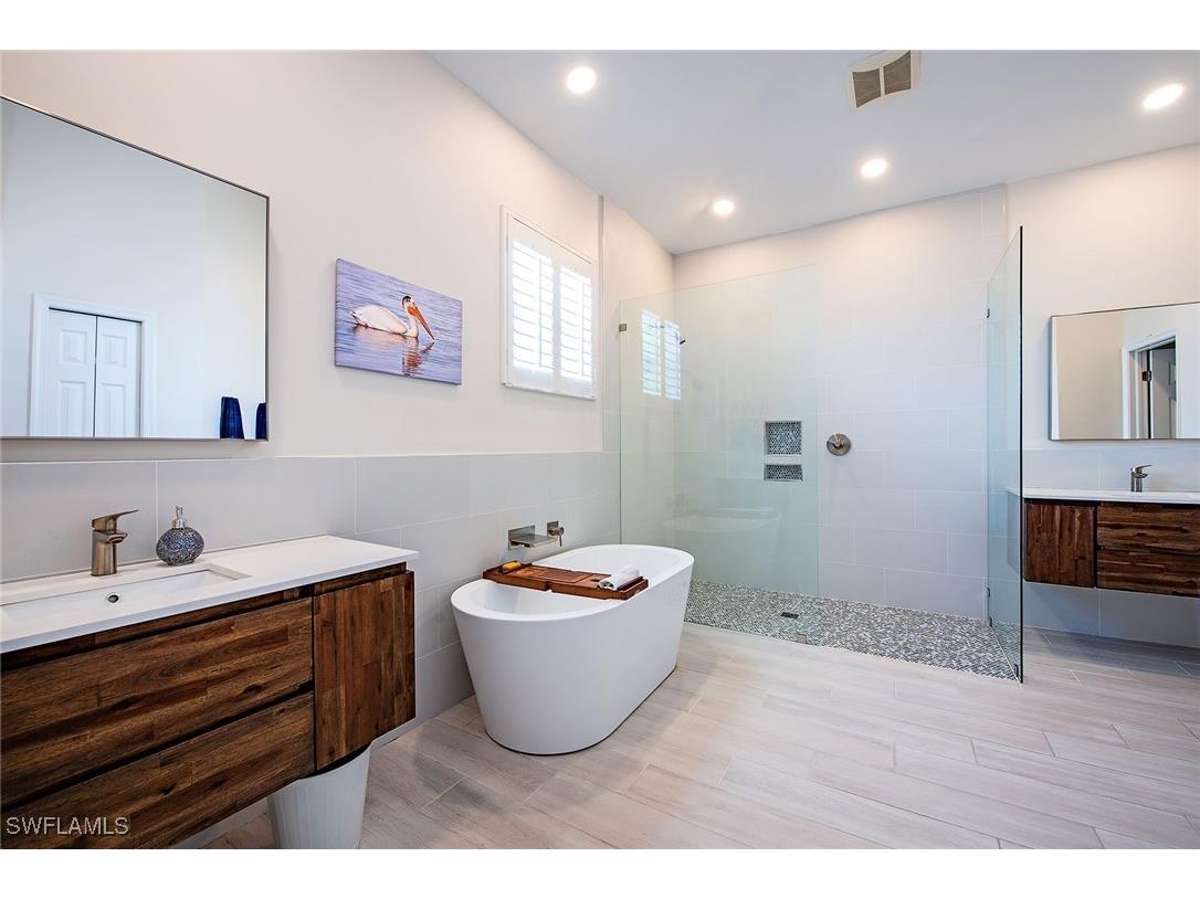 6572 Chestnut Circle Naples FL 34109 225078691 image9