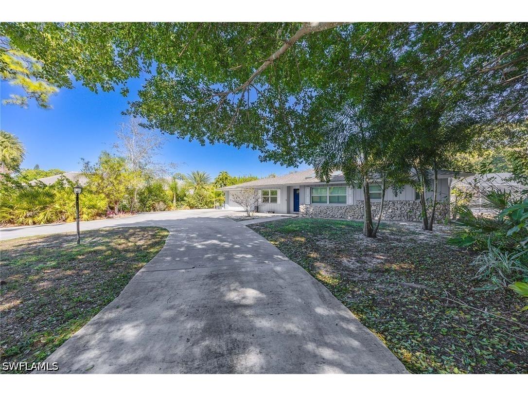6574 Trail Boulevard Naples FL 34108 226009256 image1