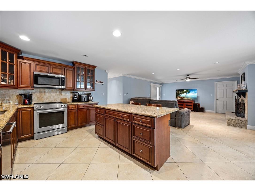 6574 Trail Boulevard Naples FL 34108 226009256 image17