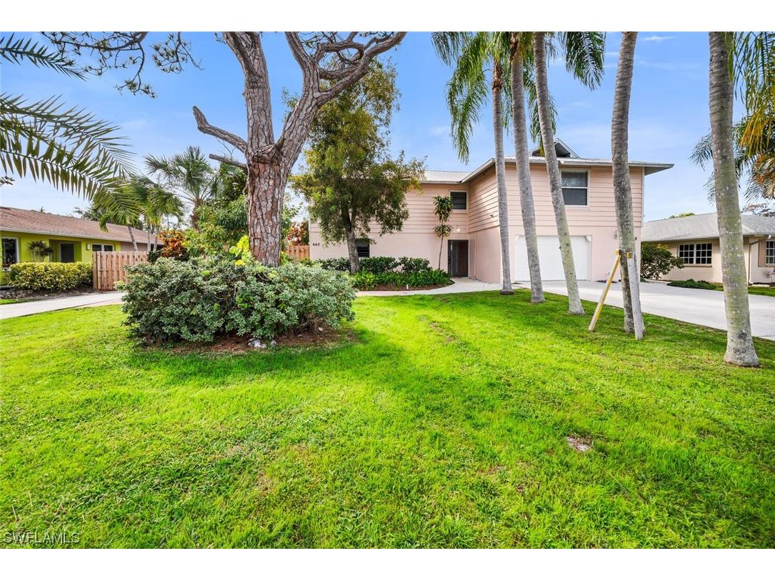 658-662 95th Avenue N Naples FL 34108 224003344 image1