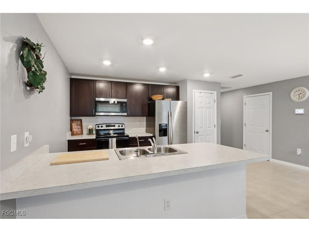 658 Lomond Street Lehigh Acres FL 33972 2025002901 image16