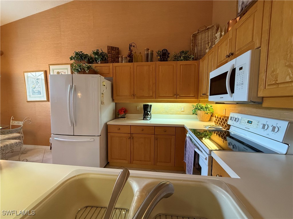 6580 Huntington Lakes Circle #202 Naples FL 34119 225067031 image7