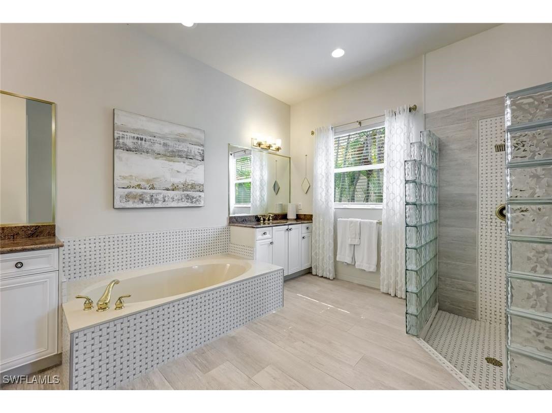 6582 Monterey Point Naples FL 34105 225068643 image17