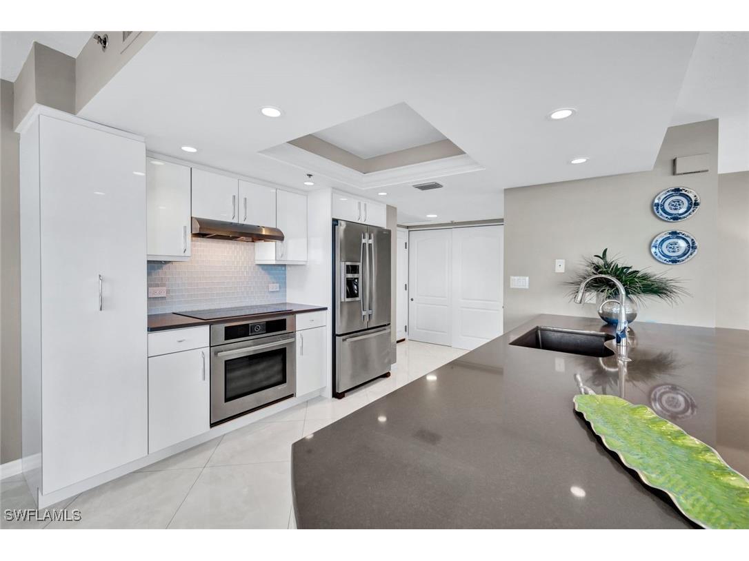 6585 Nicholas Boulevard #404 Naples FL 34108 225026259 image4