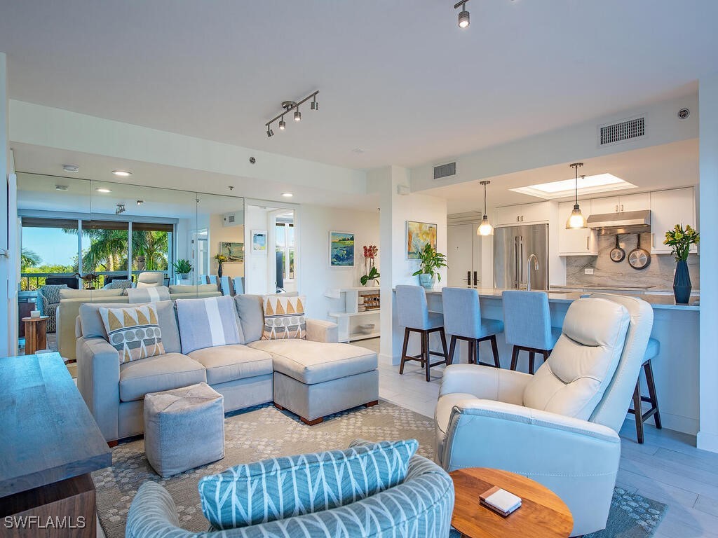 6585 Nicholas Boulevard #303 Naples FL 34108 225076482 image4