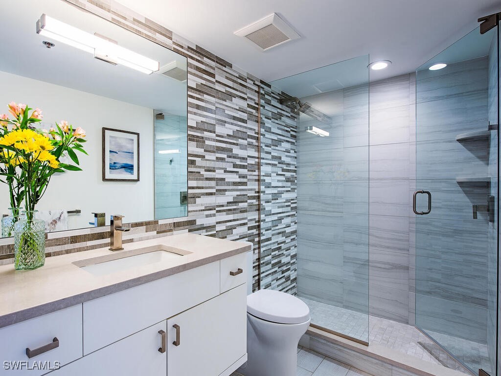 6585 Nicholas Boulevard #303 Naples FL 34108 225076482 image9