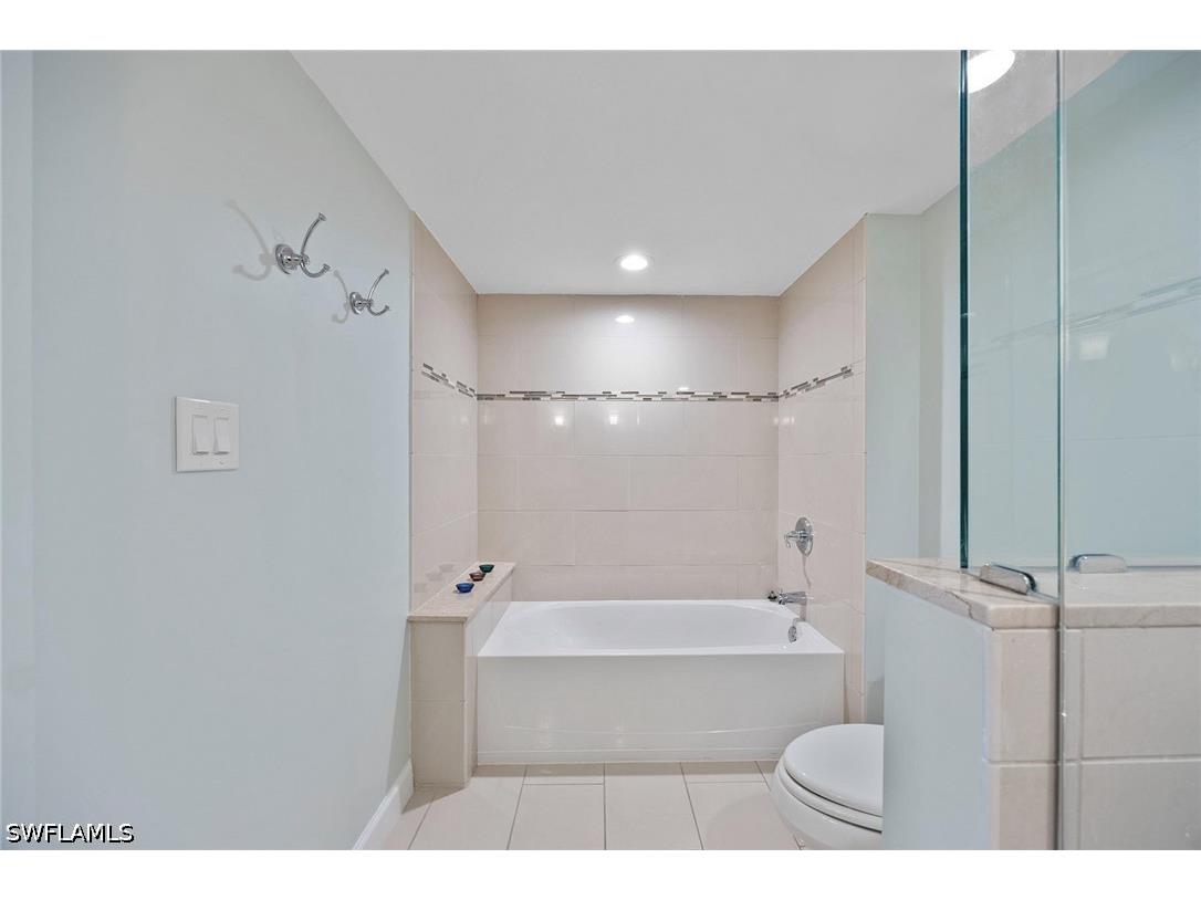 6585 Nicholas Boulevard #805 Naples FL 34108 226023528 image20