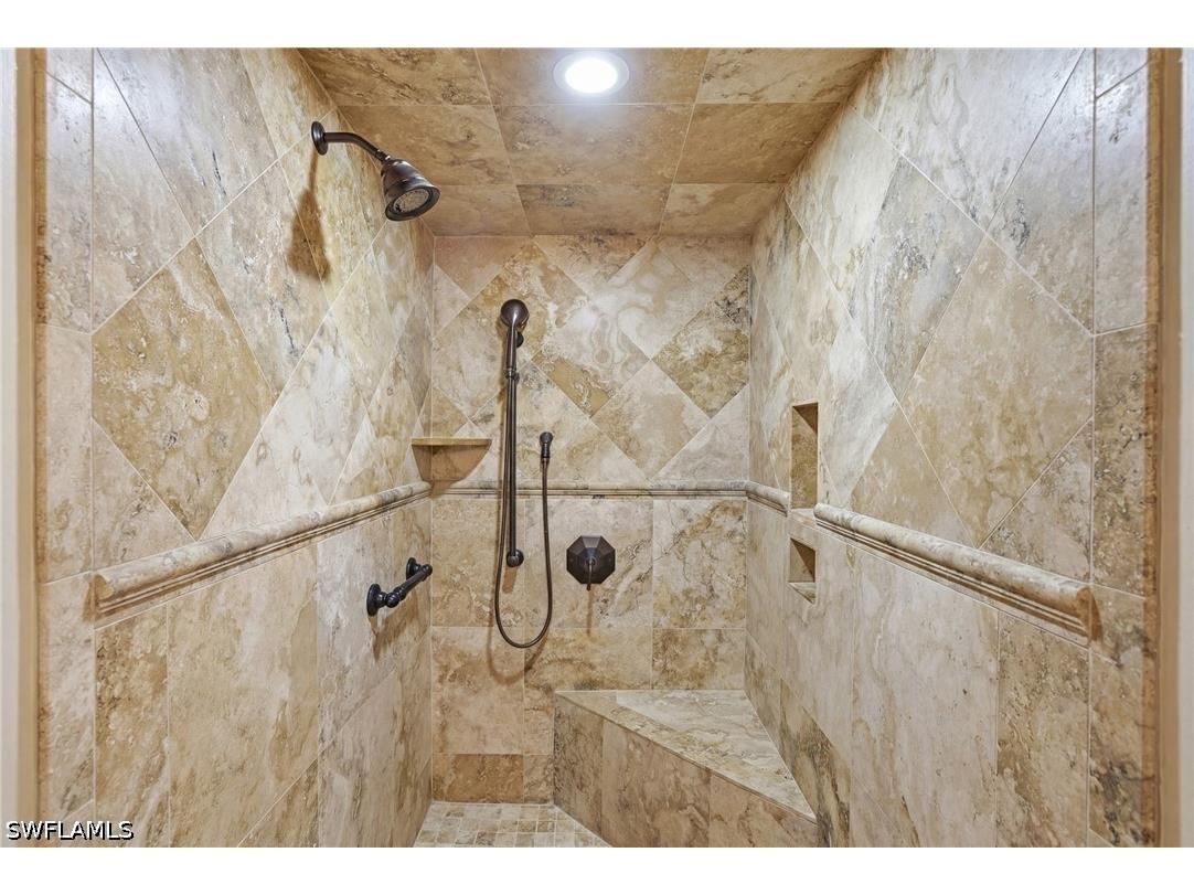 6585 Nicholas Boulevard #902 Naples FL 34108 226014572 image19