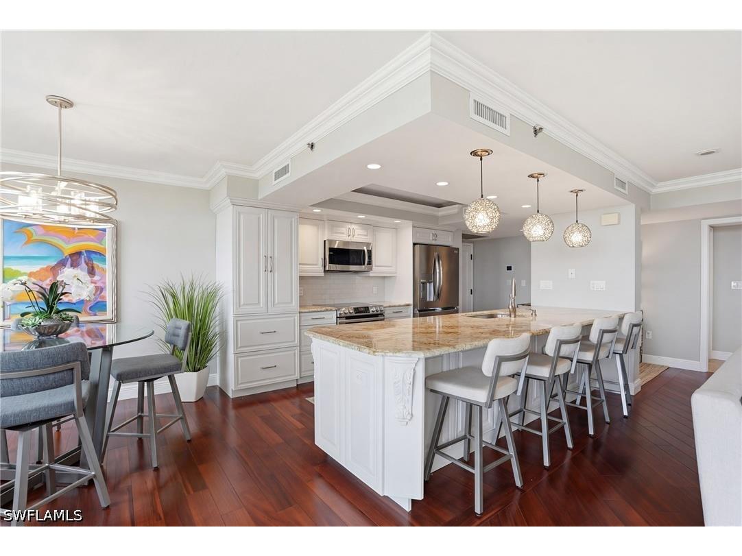 6585 Nicholas Boulevard #902 Naples FL 34108 226014572 image6