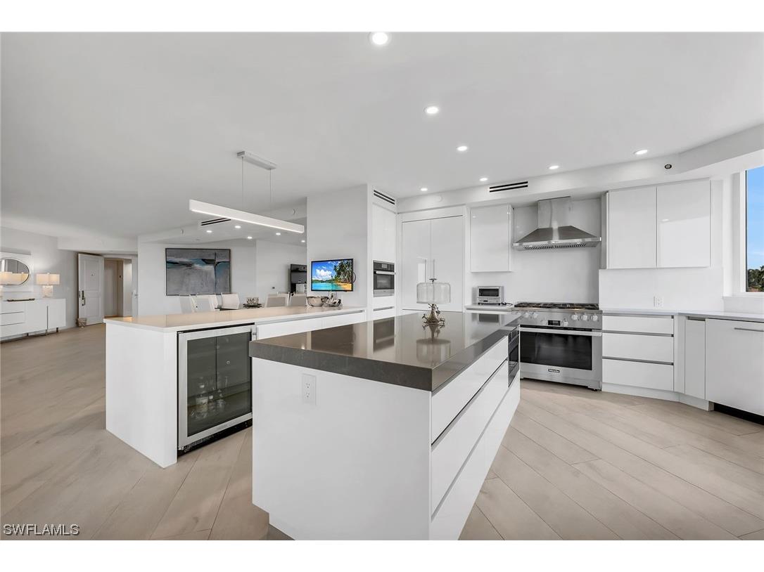 6597 Nicholas Boulevard #401 Naples FL 34108 223063002 image5