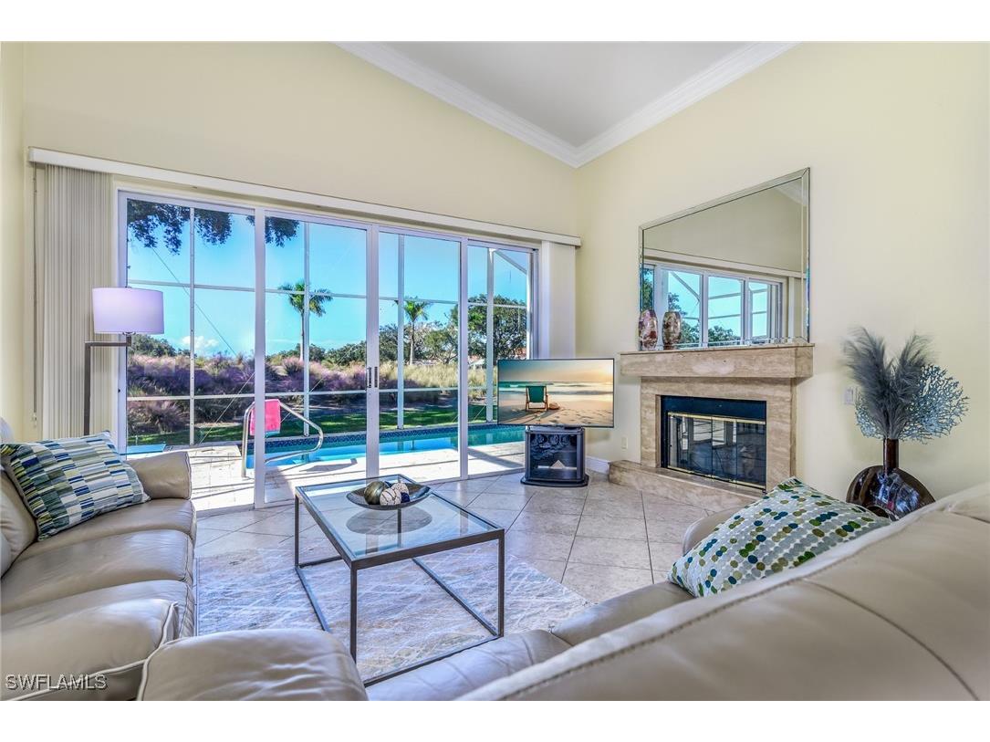 66 Fountain Circle Naples FL 34119 225077484 image1