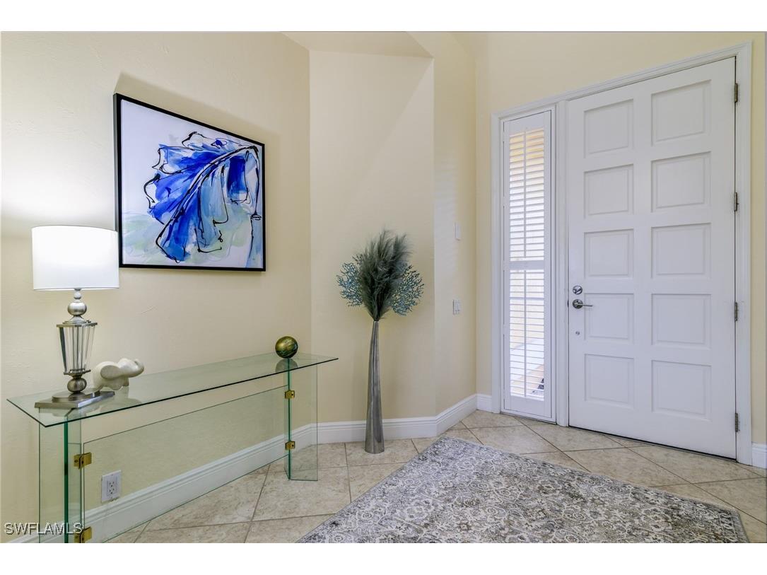 66 Fountain Circle Naples FL 34119 225077484 image11