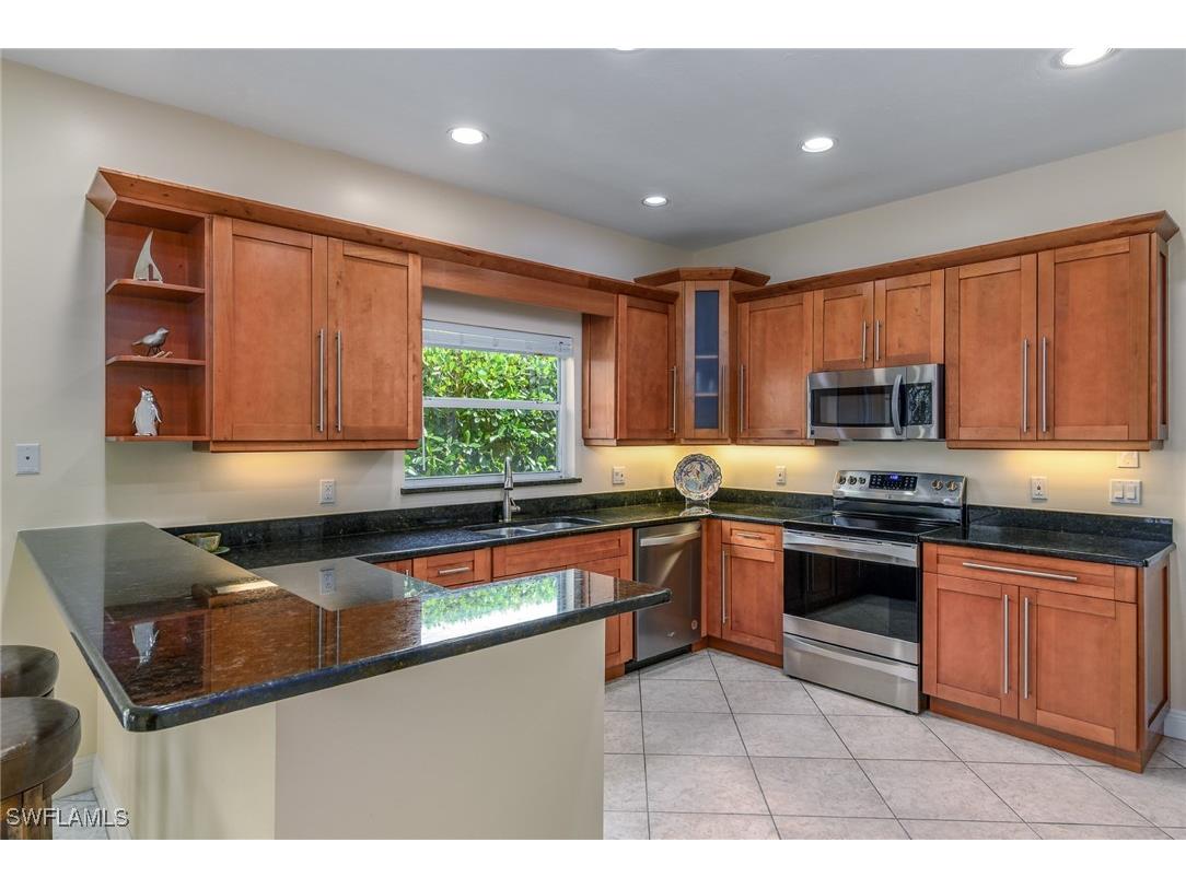 66 Fountain Circle Naples FL 34119 225077484 image20