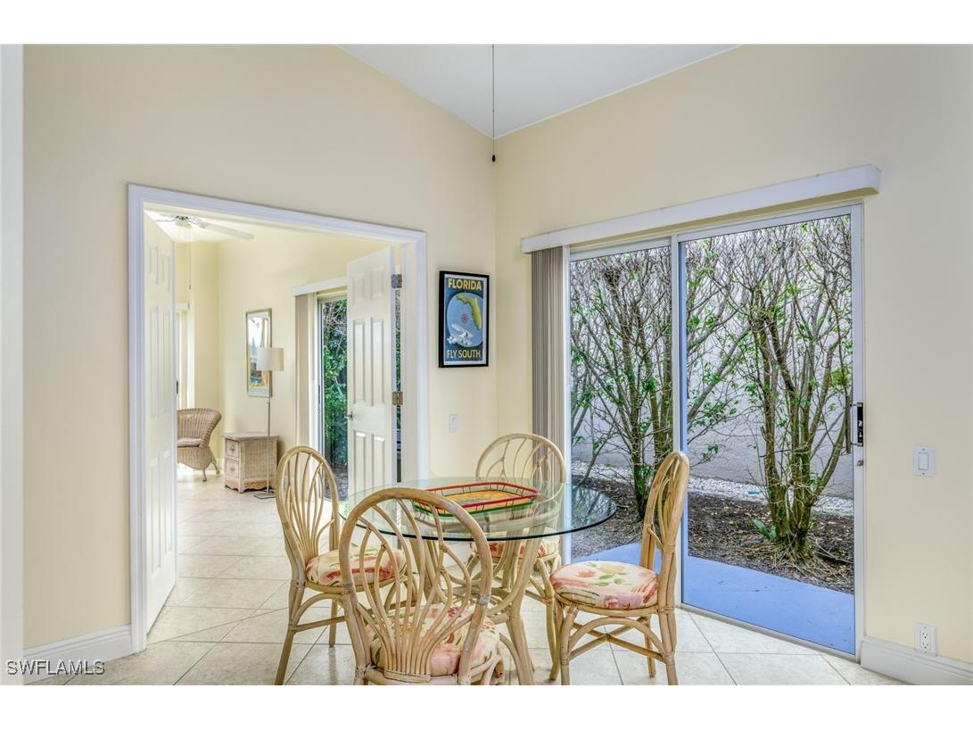 66 Fountain Circle Naples FL 34119 225077484 image22