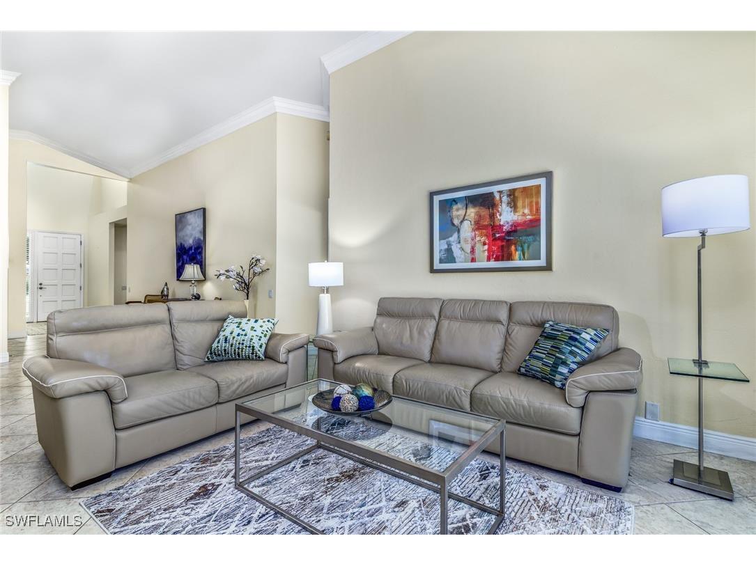 66 Fountain Circle Naples FL 34119 225077484 image9