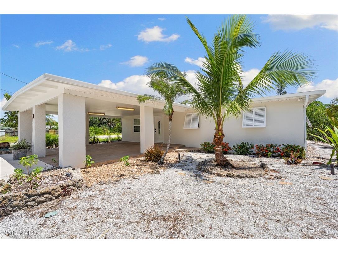 66 River Court Naples FL 34110 225068726 image2