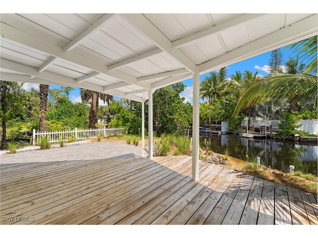 66 River Court Naples FL 34110 225068726 image3