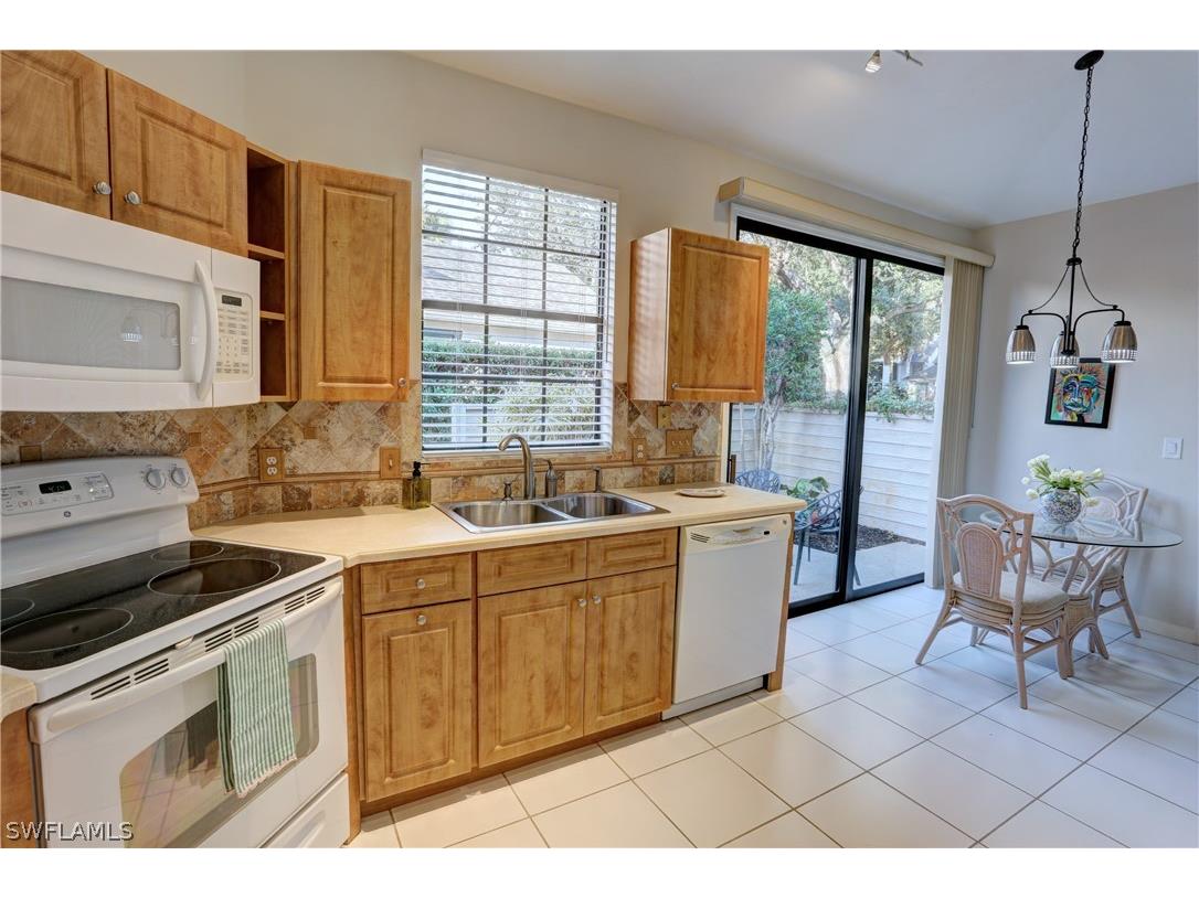 66 Water Oaks Way #D66 Naples FL 34105 226007779 image17